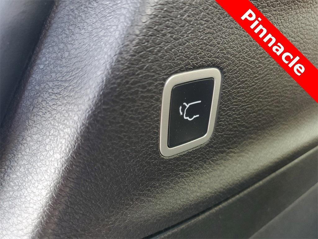 used 2021 Chrysler Pacifica car, priced at $28,744