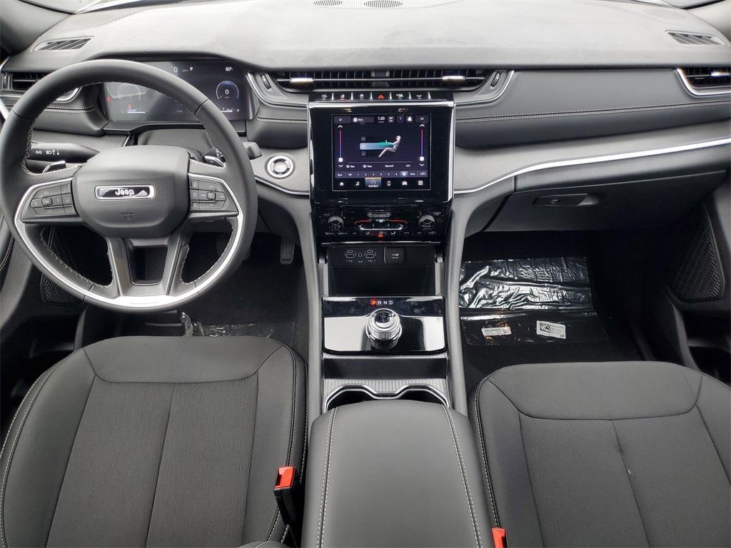new 2025 Jeep Grand Cherokee car, priced at $40,120