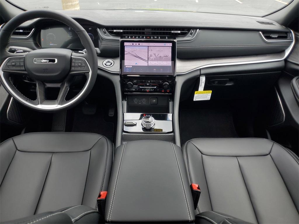 new 2025 Jeep Grand Cherokee car, priced at $49,178