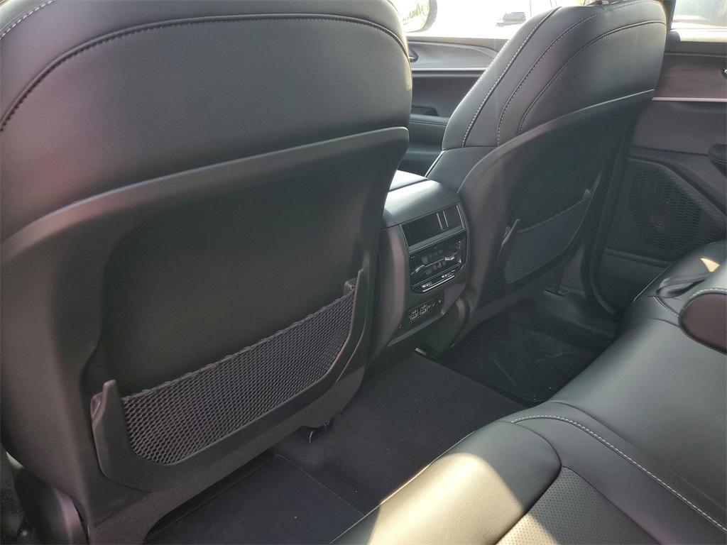 new 2025 Jeep Grand Cherokee car, priced at $49,494
