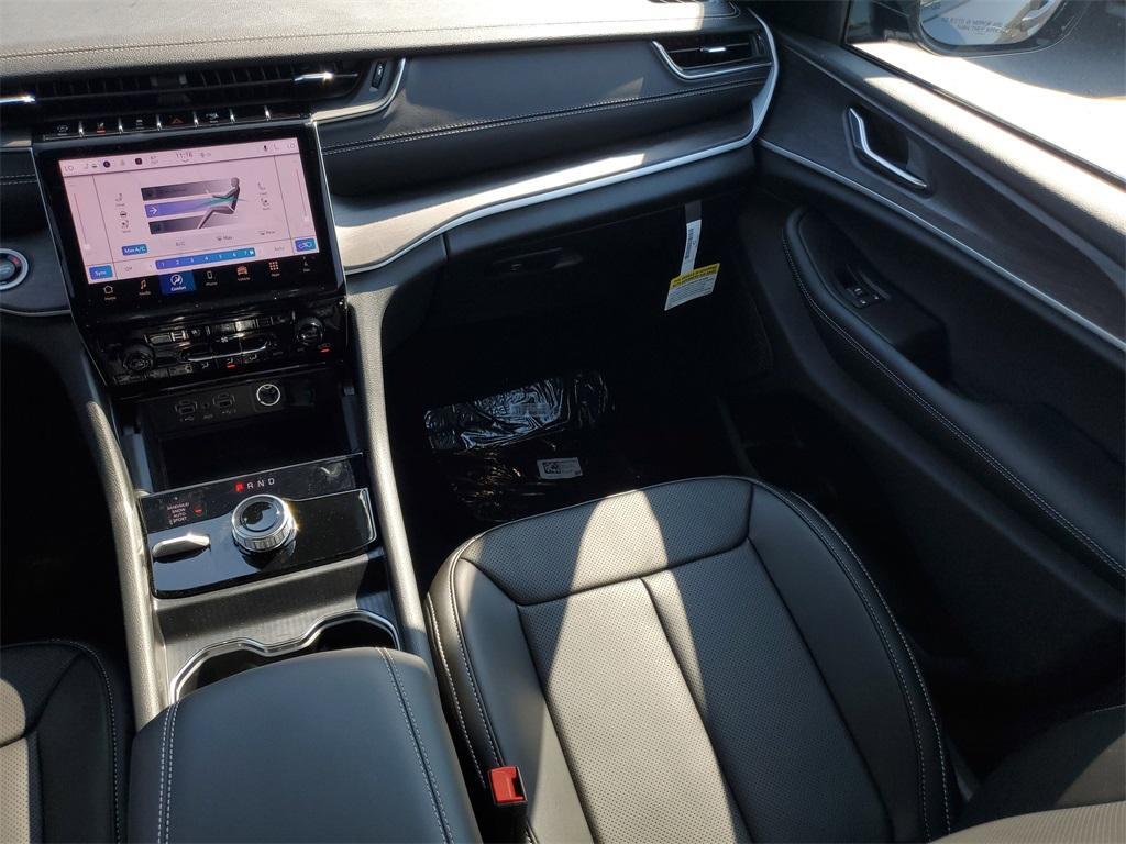 new 2025 Jeep Grand Cherokee car, priced at $49,494