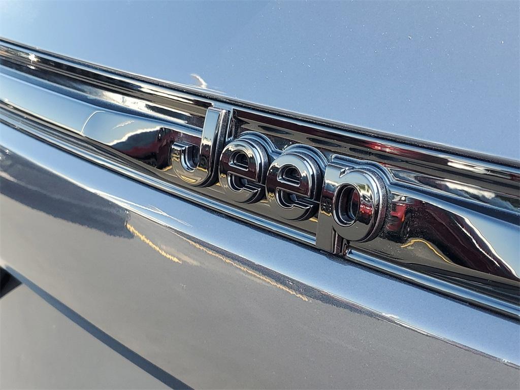 new 2025 Jeep Grand Cherokee car, priced at $49,494