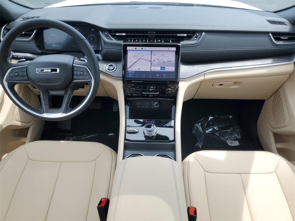 new 2025 Jeep Grand Cherokee car, priced at $41,522