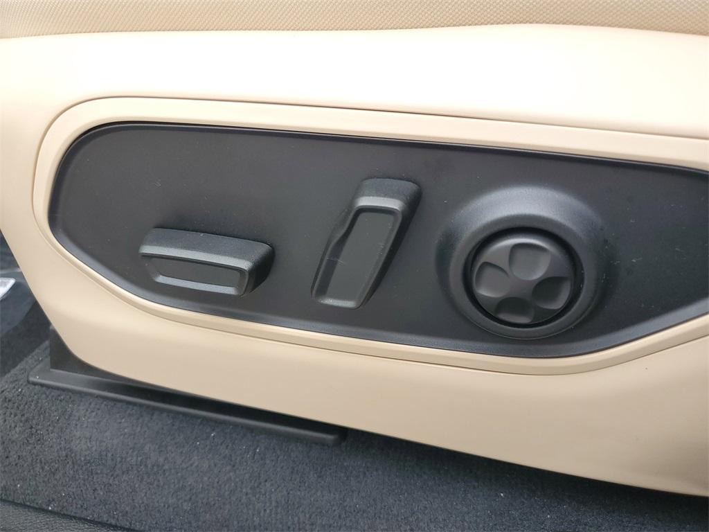 new 2025 Jeep Grand Cherokee car, priced at $41,522