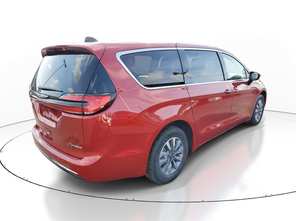 new 2025 Chrysler Pacifica Hybrid car, priced at $46,245