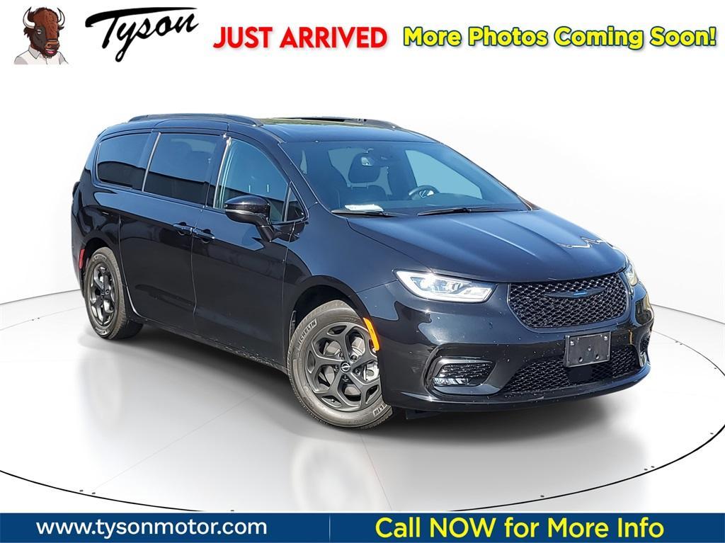 used 2021 Chrysler Pacifica Hybrid car, priced at $27,977