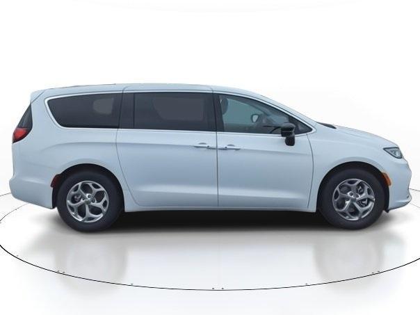 new 2024 Chrysler Pacifica car, priced at $38,477