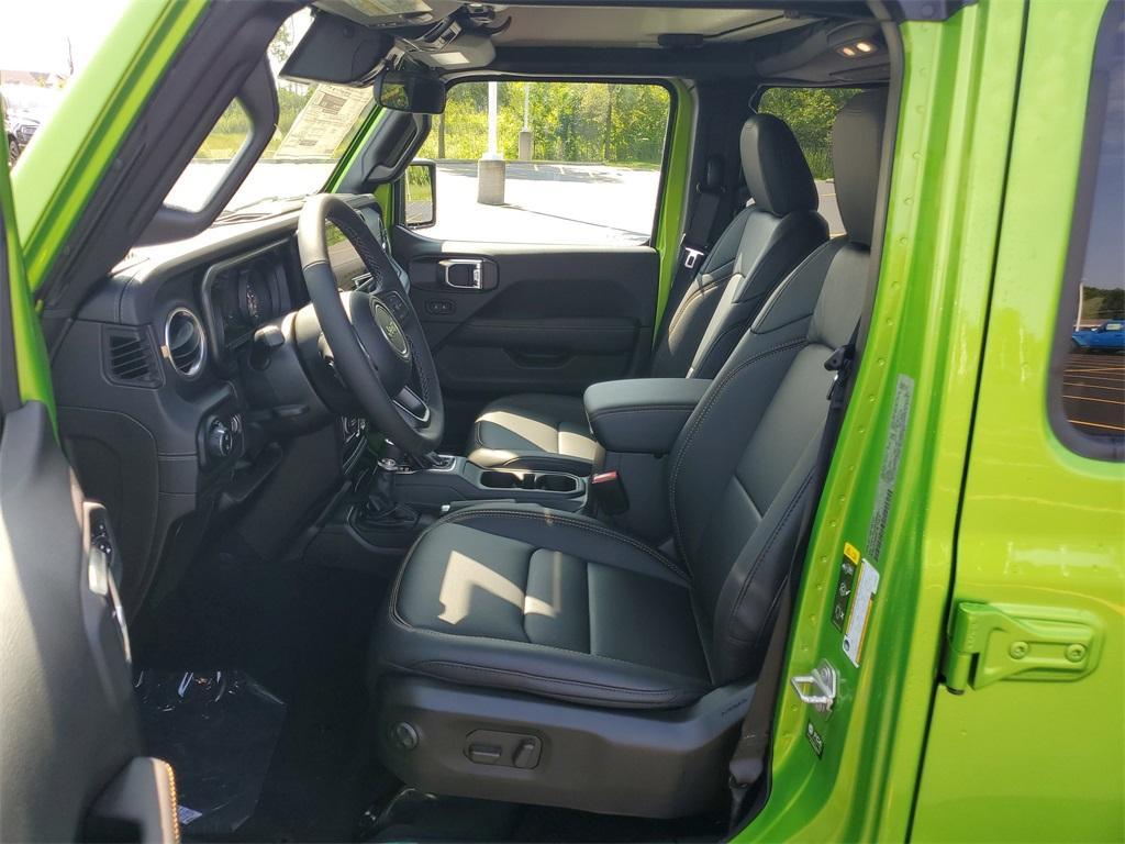 new 2025 Jeep Gladiator car
