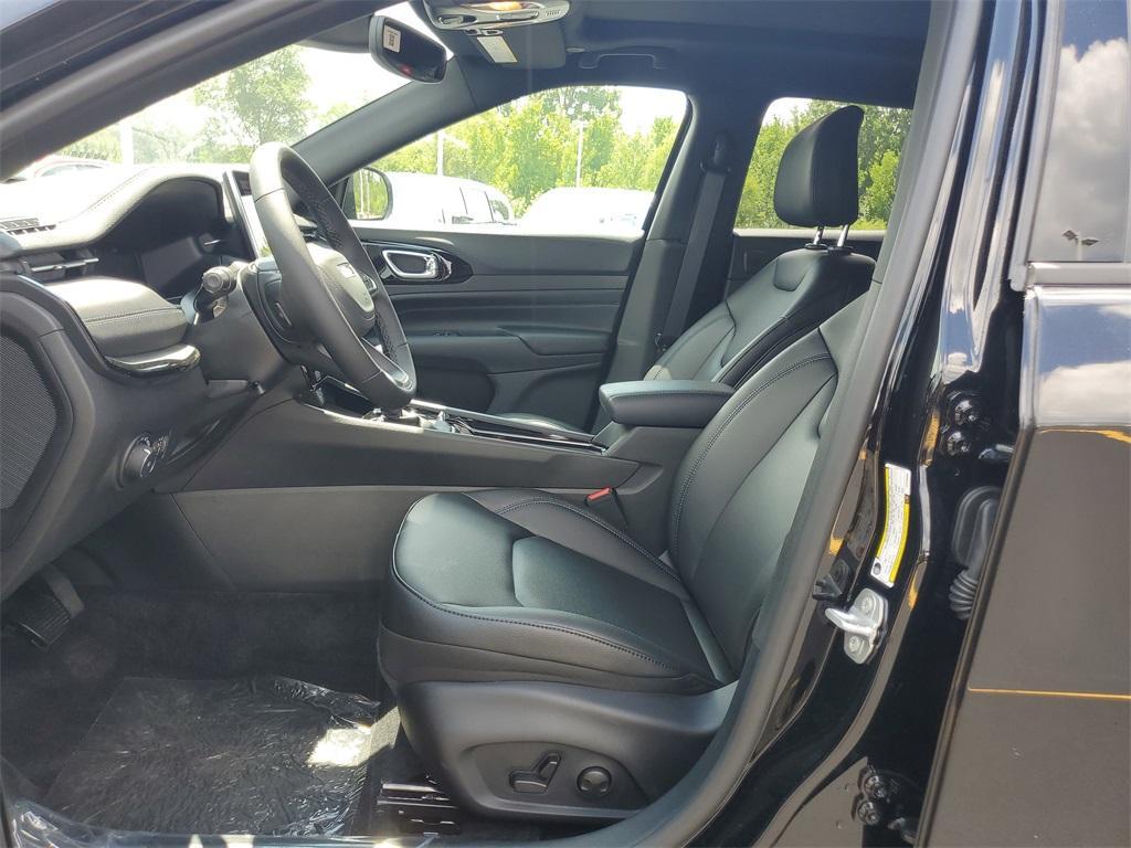 new 2025 Jeep Compass car, priced at $33,830