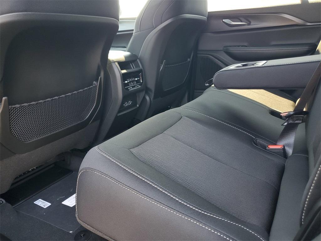 new 2025 Jeep Grand Cherokee car, priced at $42,693