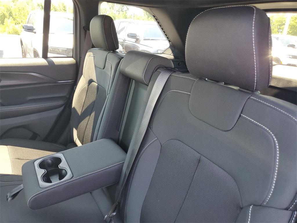 new 2025 Jeep Grand Cherokee car, priced at $42,693