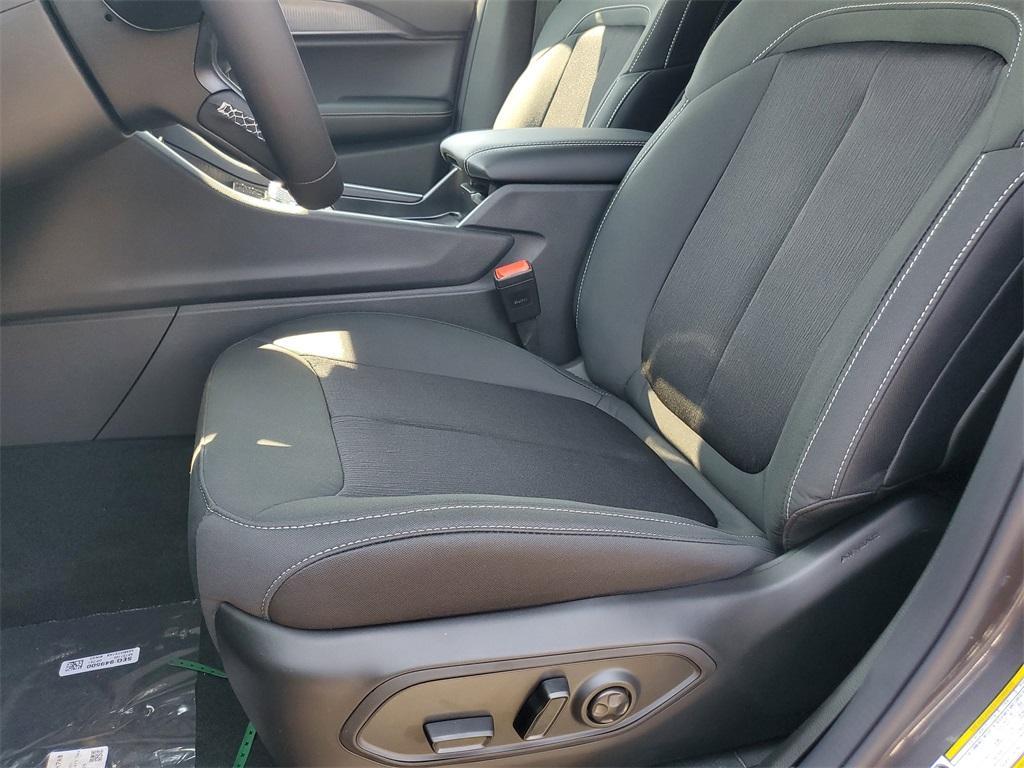 new 2025 Jeep Grand Cherokee car, priced at $42,693