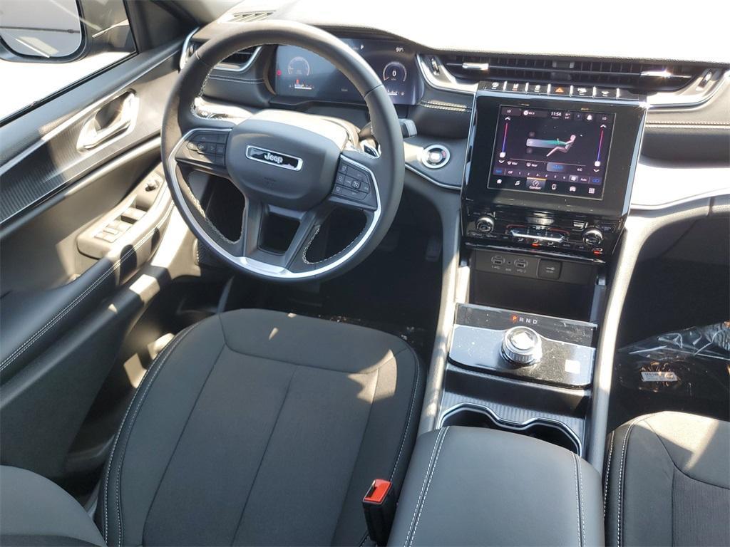 new 2025 Jeep Grand Cherokee car, priced at $42,693