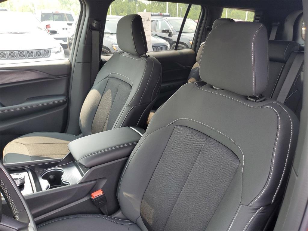 new 2025 Jeep Grand Cherokee L car, priced at $41,219