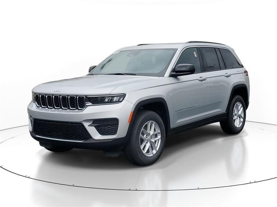 new 2025 Jeep Grand Cherokee car, priced at $39,006