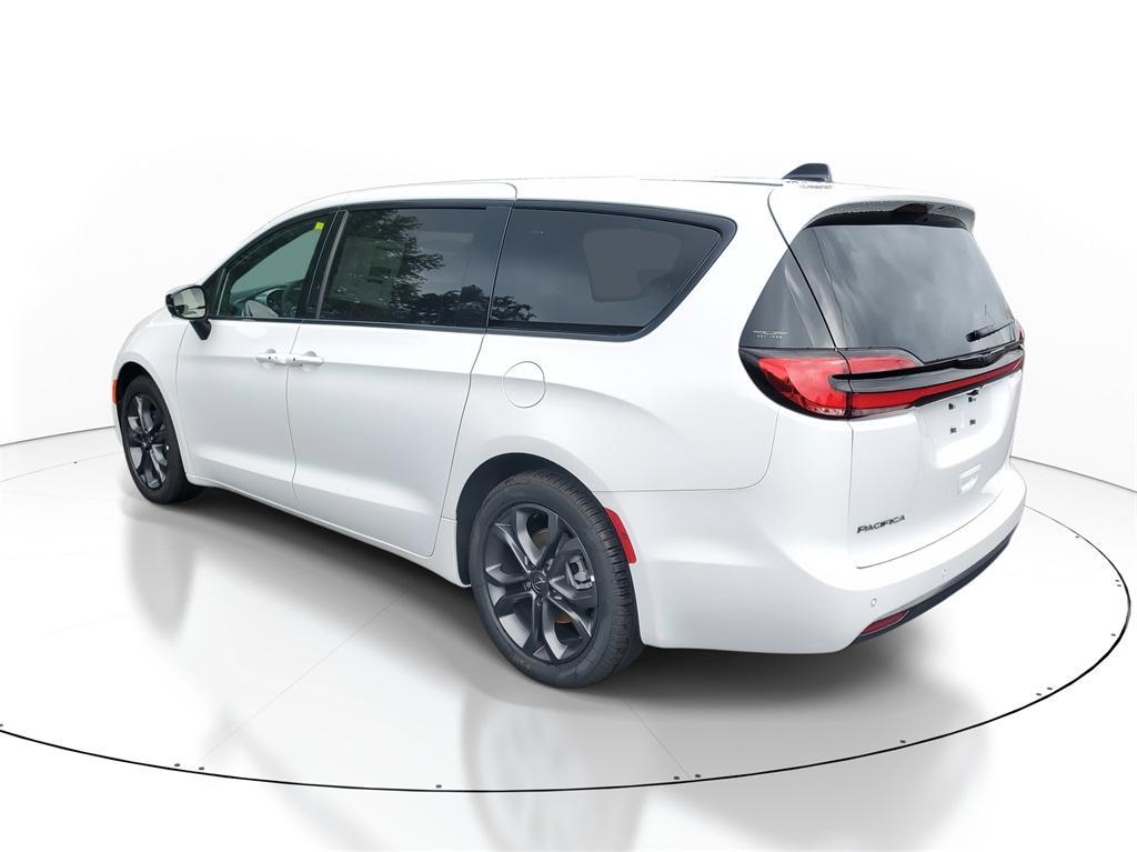 new 2026 Chrysler Pacifica car, priced at $45,556