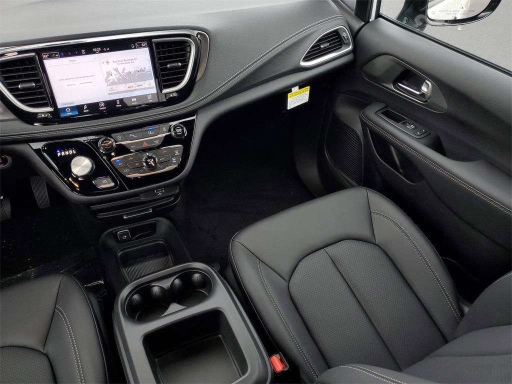 new 2026 Chrysler Pacifica car, priced at $45,556