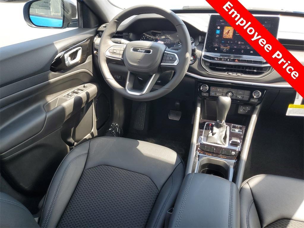 new 2025 Jeep Compass car, priced at $28,990