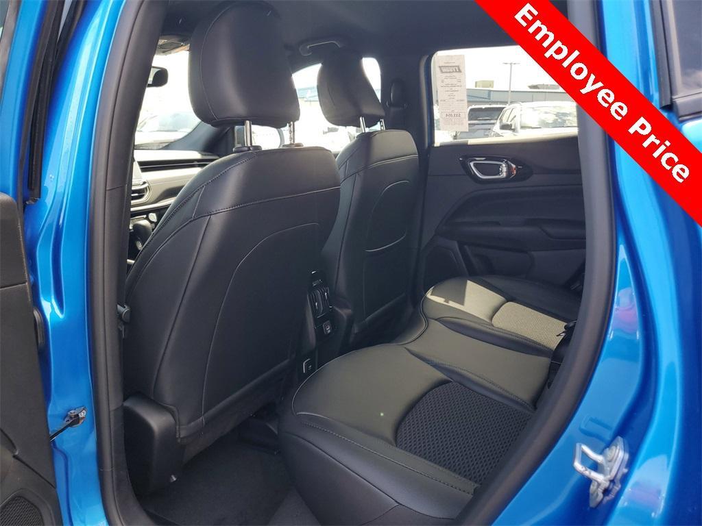 new 2025 Jeep Compass car, priced at $28,990