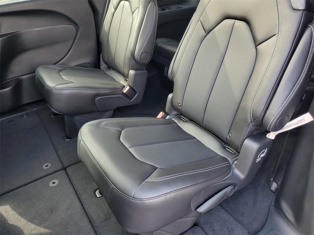 new 2026 Chrysler Pacifica car, priced at $48,132