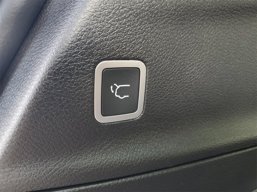 new 2026 Chrysler Pacifica car, priced at $48,132