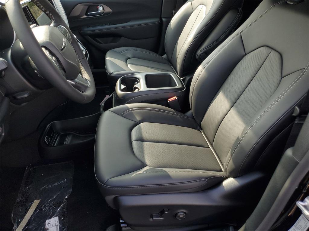 new 2026 Chrysler Pacifica car, priced at $48,132
