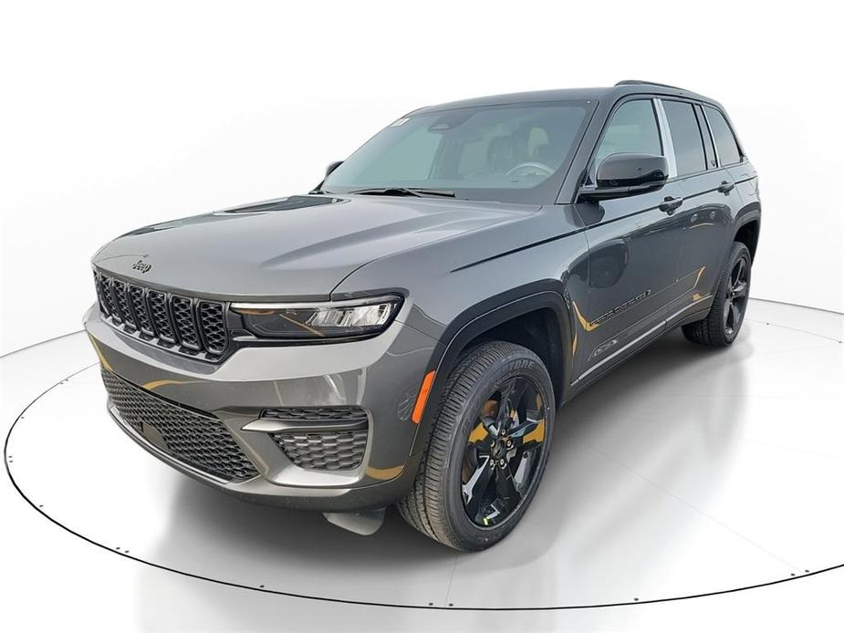 new 2025 Jeep Grand Cherokee car, priced at $43,670