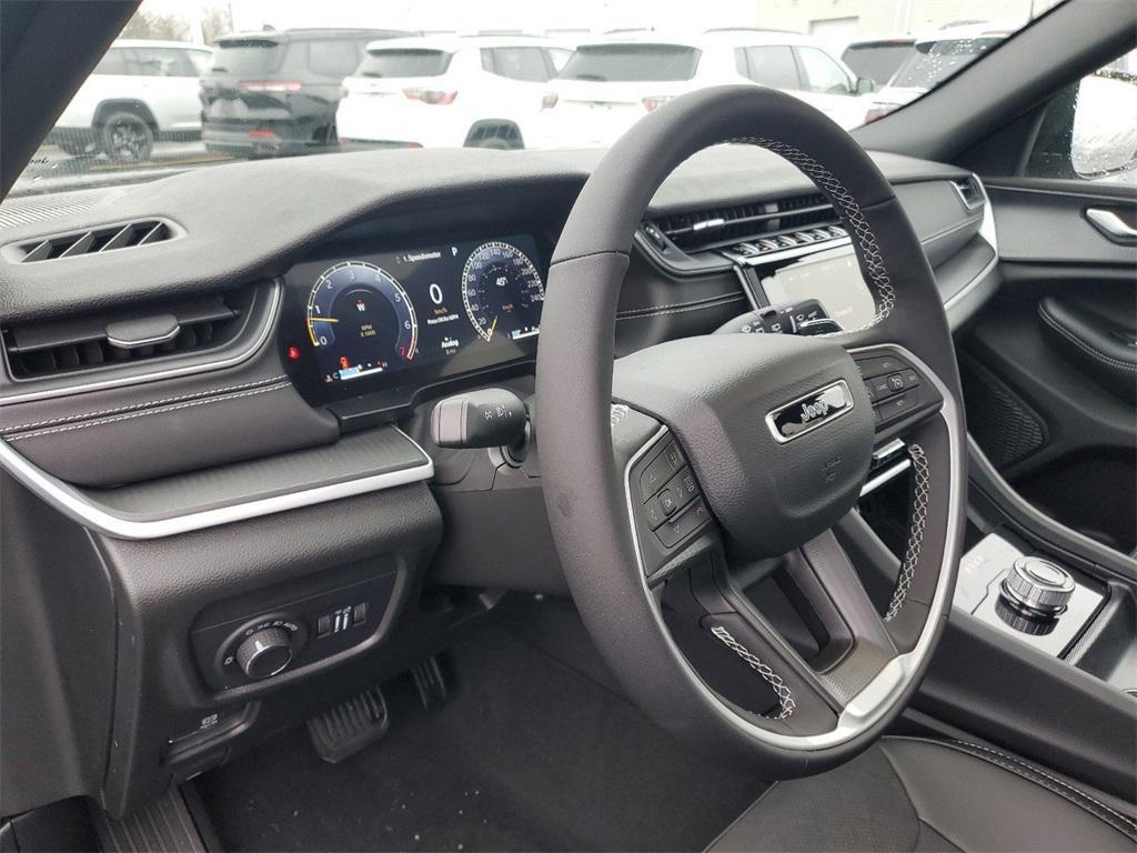 new 2025 Jeep Grand Cherokee car, priced at $44,170