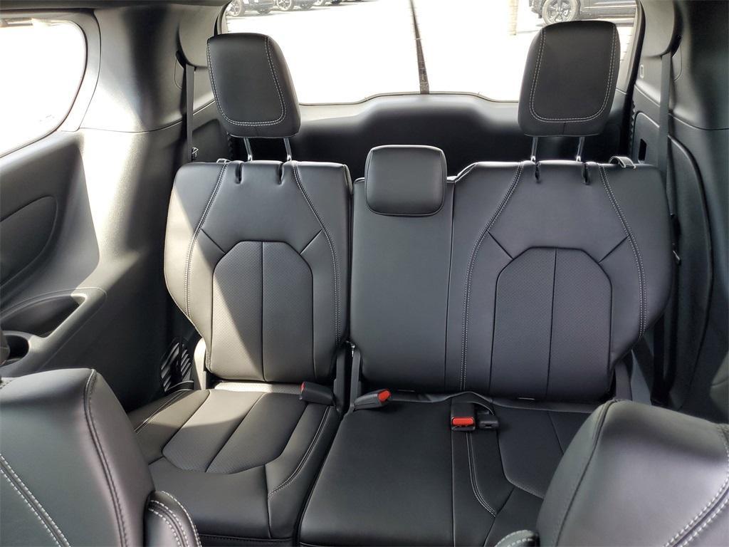 new 2025 Chrysler Pacifica car, priced at $40,122