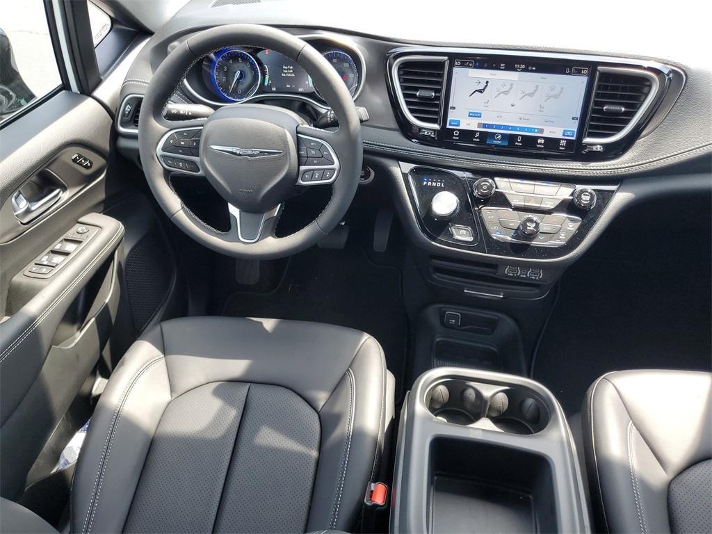 new 2025 Chrysler Pacifica car, priced at $40,122