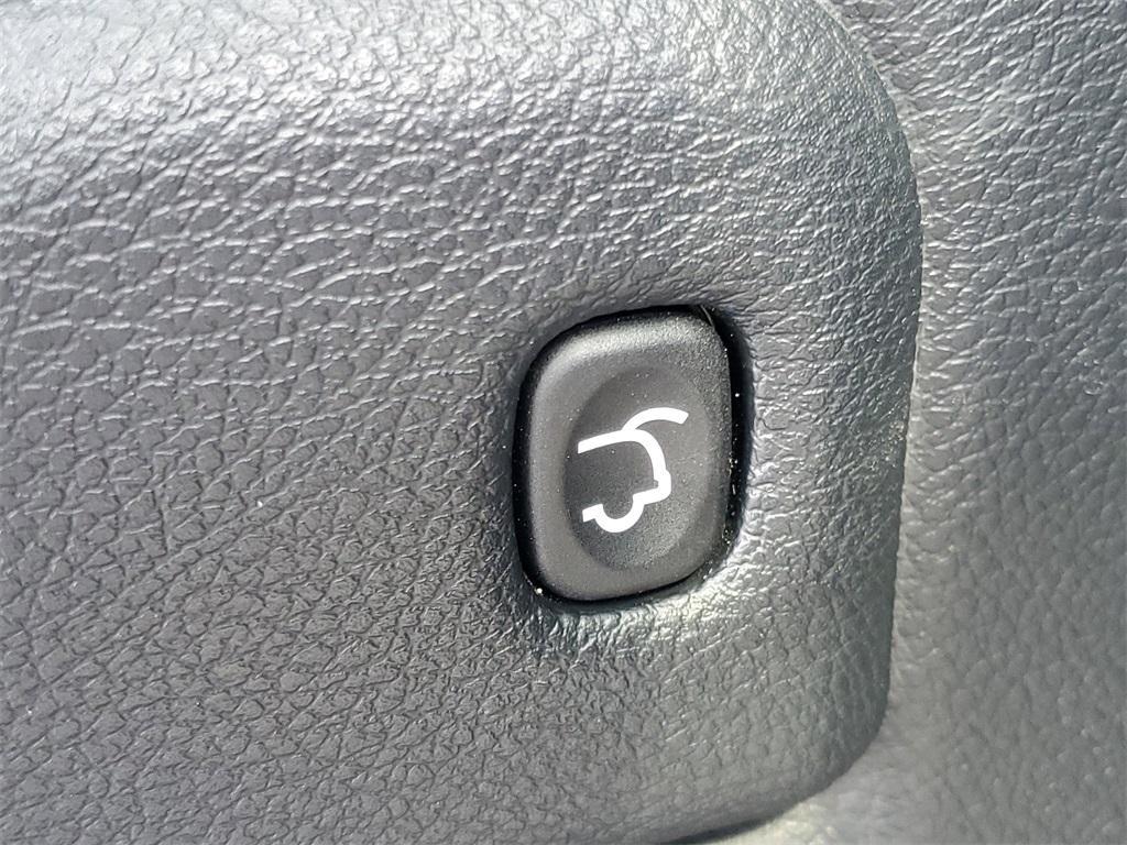 used 2020 Jeep Grand Cherokee car, priced at $22,877