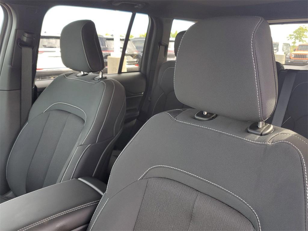 new 2025 Jeep Grand Cherokee car, priced at $39,625