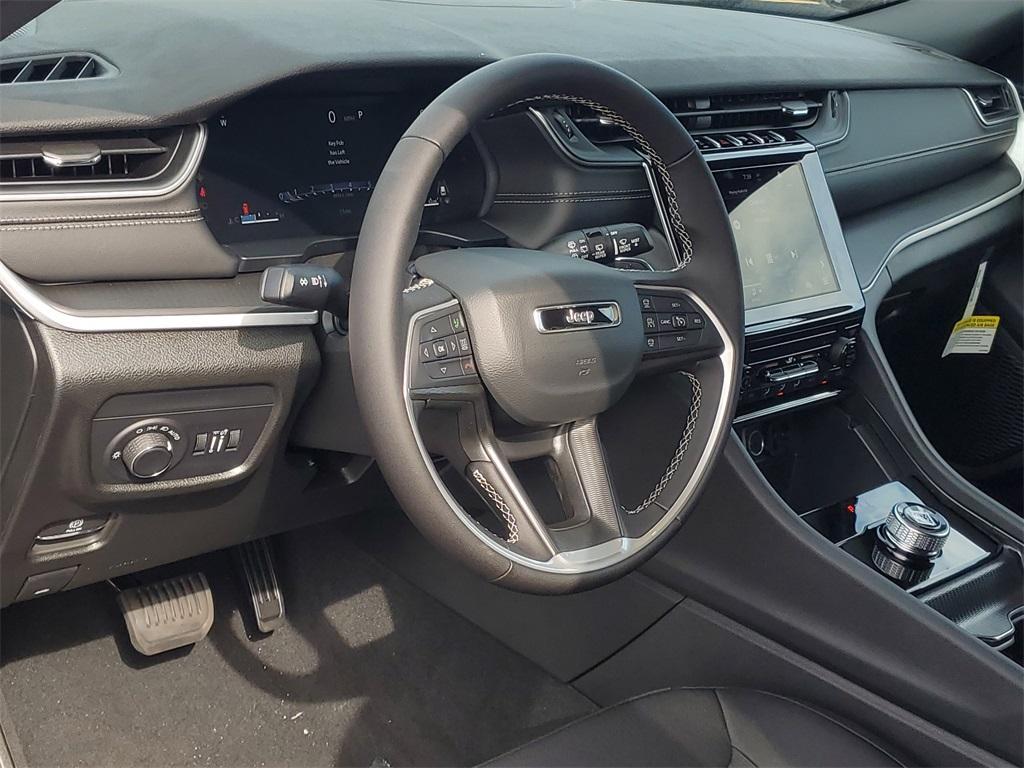 new 2025 Jeep Grand Cherokee car, priced at $39,625