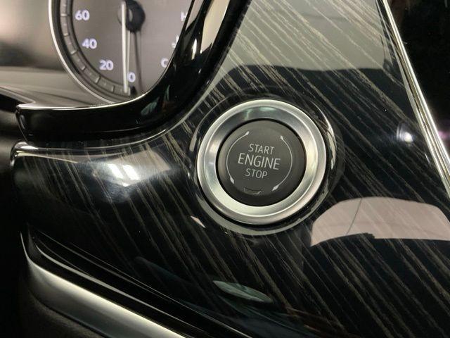 used 2025 Cadillac XT6 car, priced at $53,387