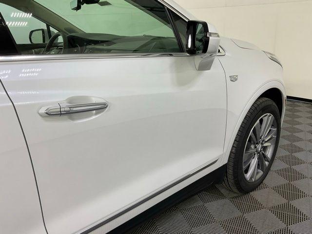 new 2026 Cadillac XT5 car, priced at $62,120