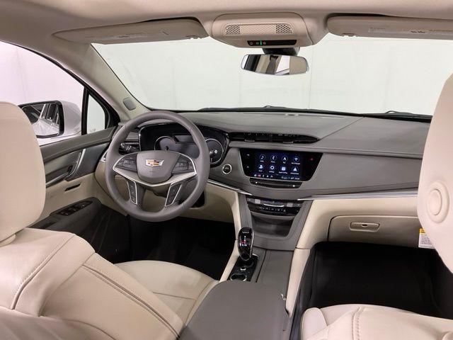 new 2025 Cadillac XT5 car, priced at $53,990