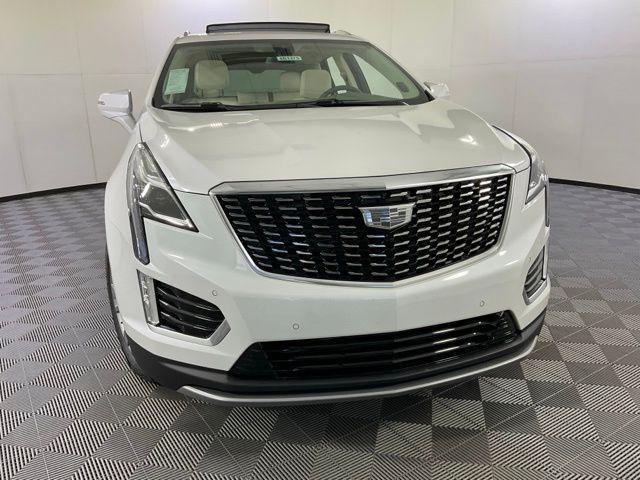 new 2025 Cadillac XT5 car, priced at $53,990