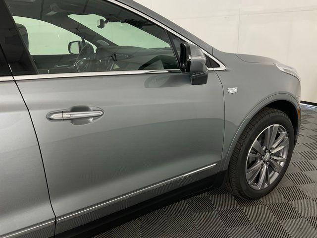 new 2025 Cadillac XT5 car, priced at $60,290