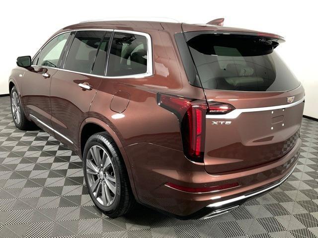 used 2022 Cadillac XT6 car, priced at $38,260