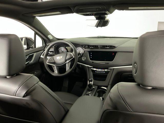 new 2025 Cadillac XT5 car, priced at $58,715