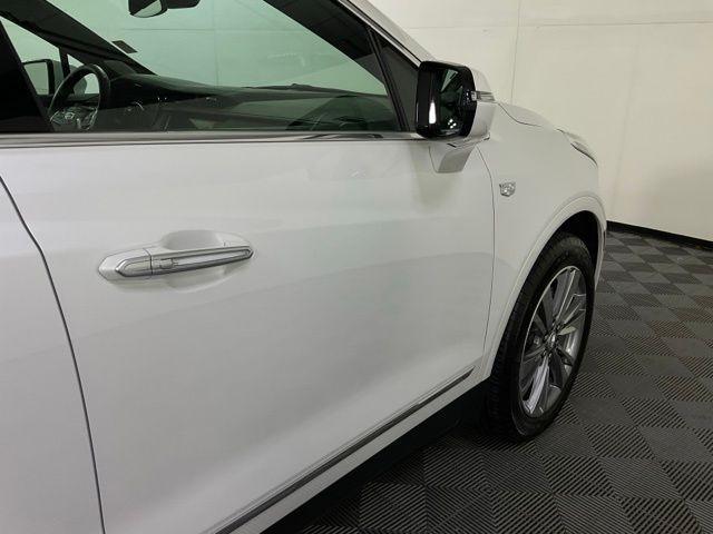 used 2025 Cadillac XT5 car, priced at $44,685