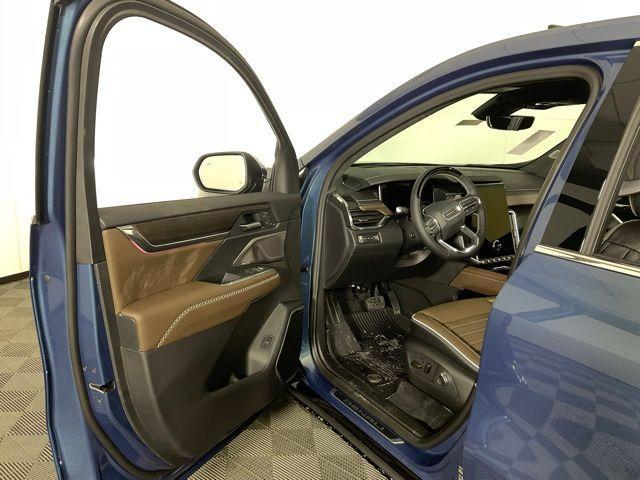 used 2019 Cadillac XT4 car, priced at $18,900