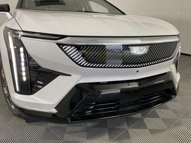 new 2025 Cadillac OPTIQ car, priced at $57,795