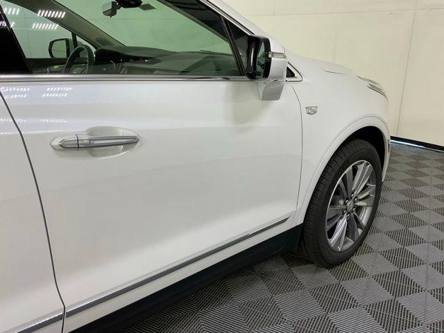 new 2025 Cadillac XT5 car, priced at $59,315