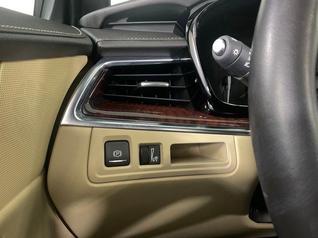 used 2019 Cadillac XT5 car, priced at $27,729