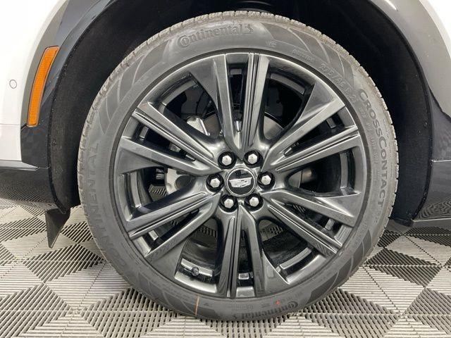 new 2025 Cadillac OPTIQ car, priced at $62,670