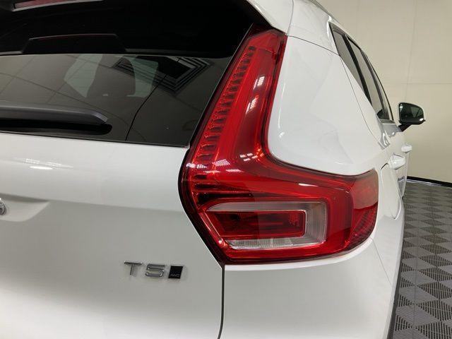 used 2020 Volvo XC40 car, priced at $25,940