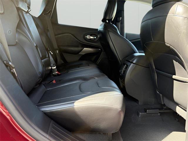 used 2019 Jeep Cherokee car