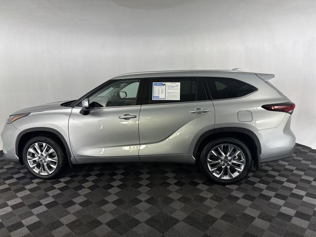 used 2024 Toyota Highlander car, priced at $45,699