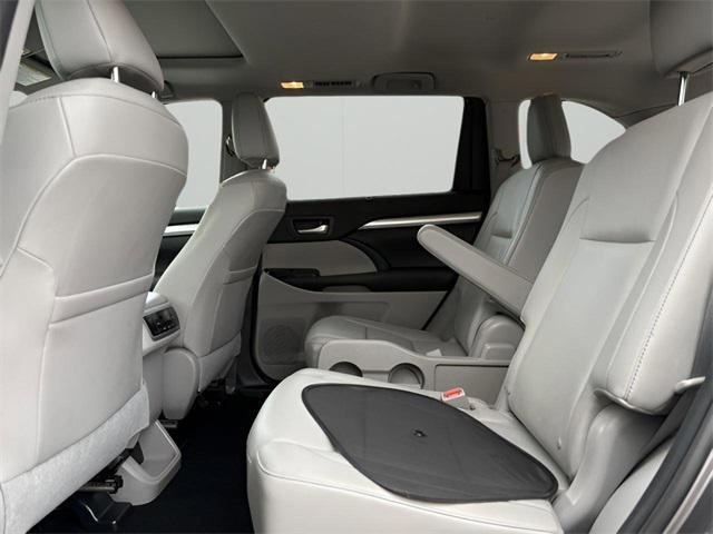 used 2015 Toyota Highlander car, priced at $19,500